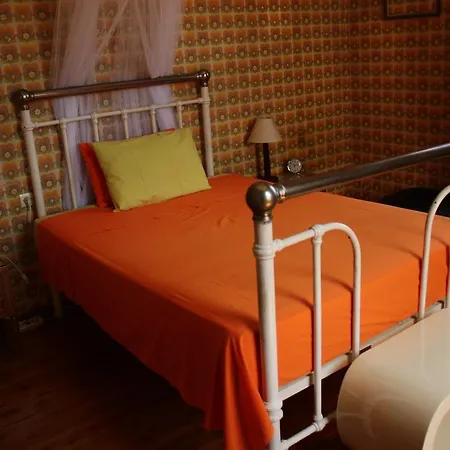 Kyra Vintage House דירה